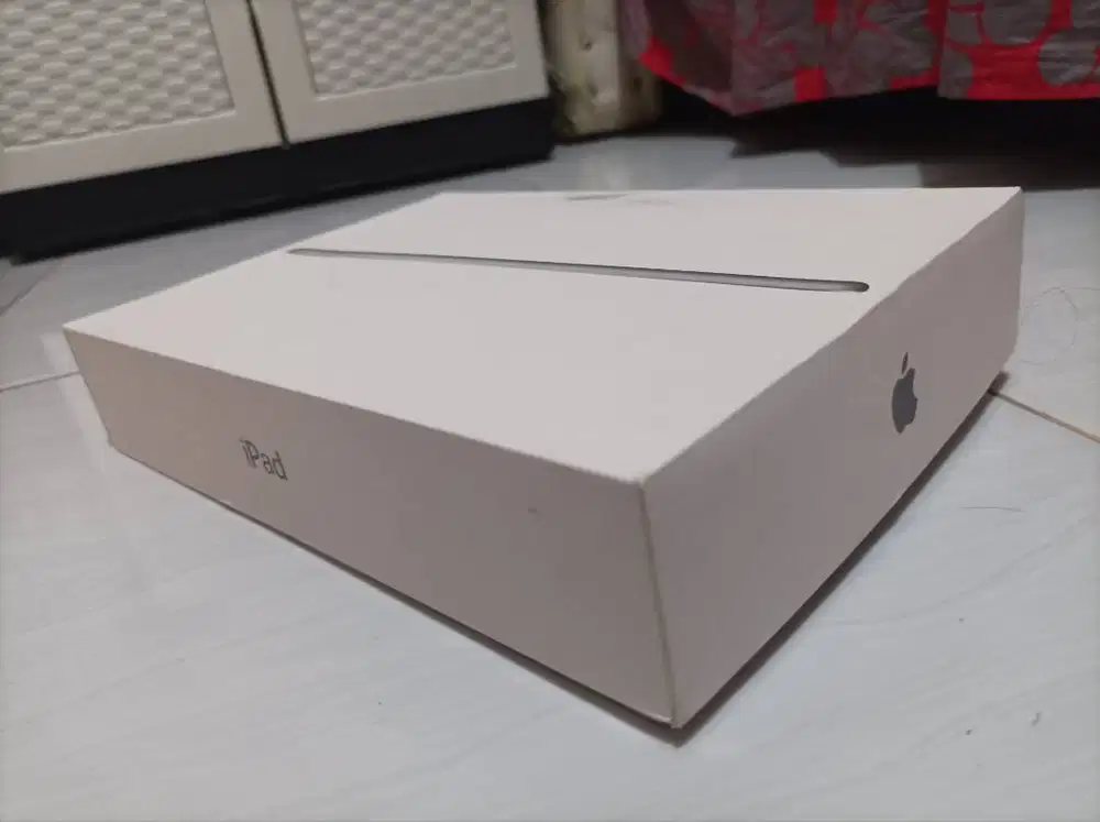 Jual iPad 9,7 pro wifi only full set+ keyboard iPad