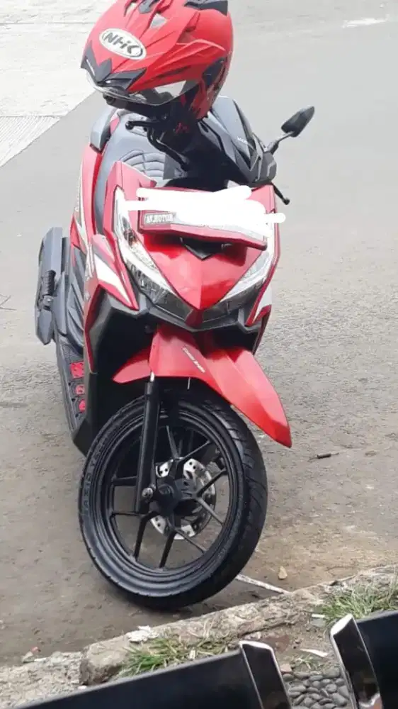 HONDA VARIO 125 MERAH MAROON