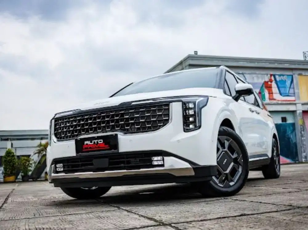 KM 1000, GRAND CARNIVAL 1.6  HYBRID 2025 , PERFECT