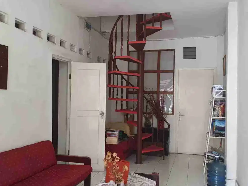 rumah lama 2 lantai area strategis kebayoran baru dekat scbd, senopati