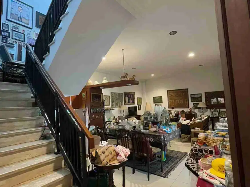 rumah 2 lantai dalam cluster area kemang jakarta selatan