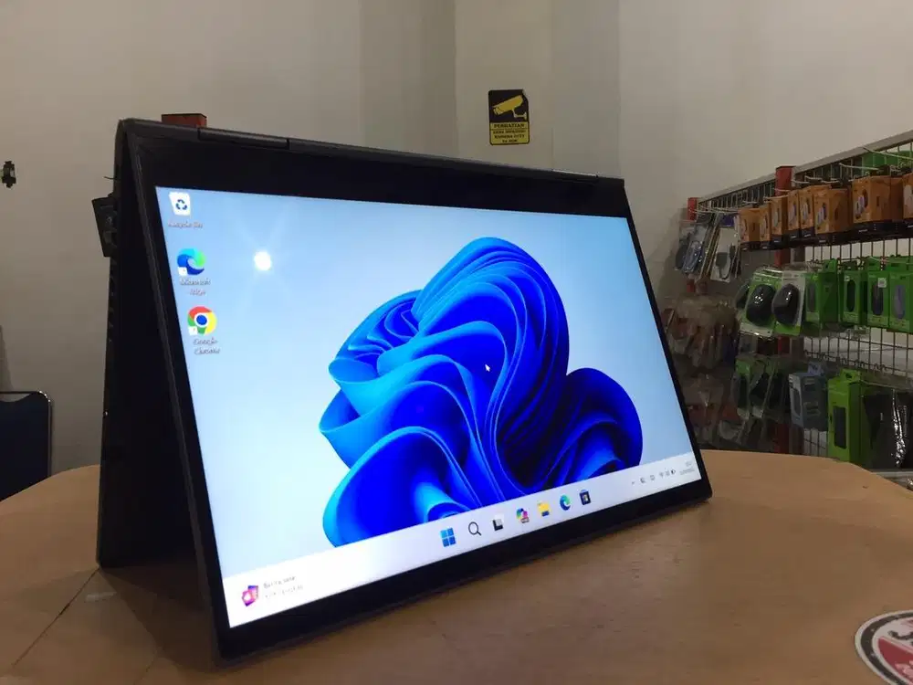 Lenovo ThinkPad X1 Yoga Core i7Gen10 Ram 16GB SSD 256GB Touchscren