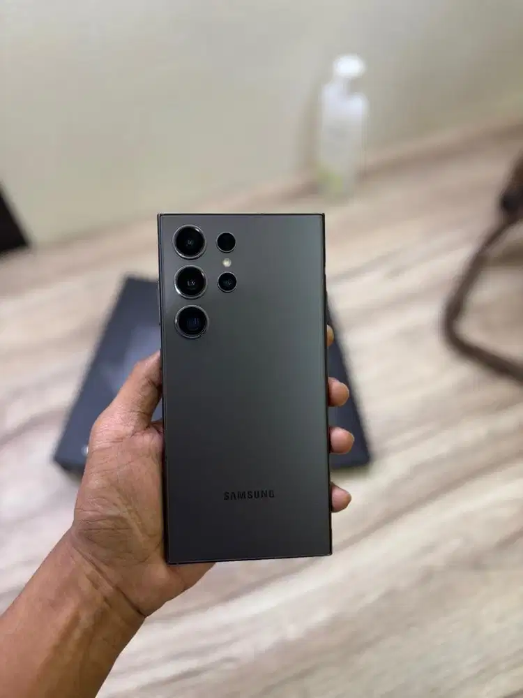 Samsung S24 Ultra 12/512GB resmi sein