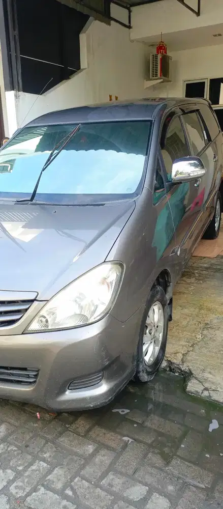Toyota Kijang Innova 2011 Bensin