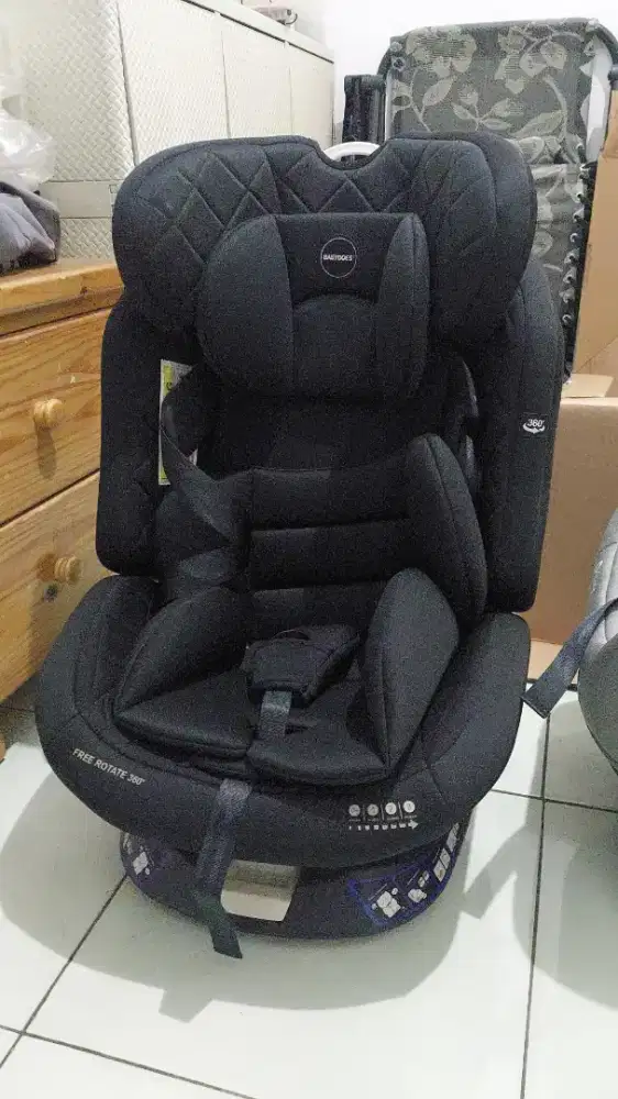 Carseat babydoes rotate 360