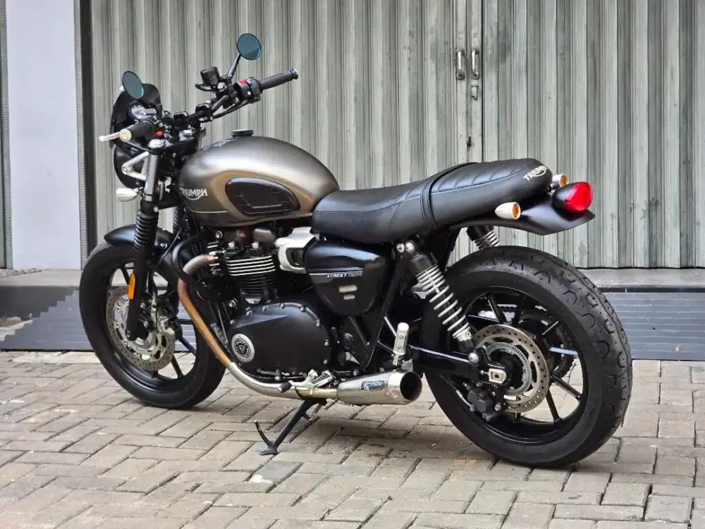 Moge Naked Triumph Street Twin 900 th 2022 Pmk Km 2rb Modif Like New