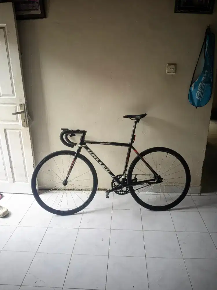 Sepeda Fixie United Soloist 72 fullbike Alumunium Alloy