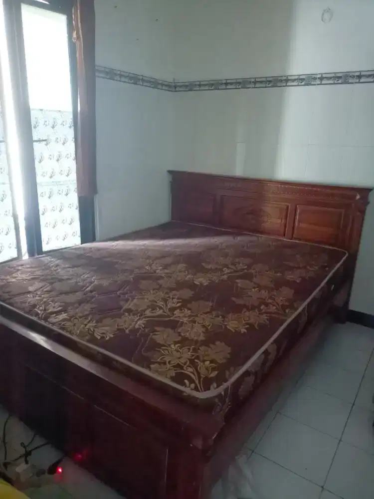 Springbed Central dan Dipan Kayu Jati Muda