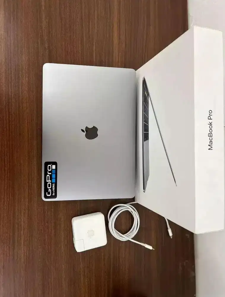 Macbook Pro 2018 13.3 Touch Bar (Full set) Mulus
