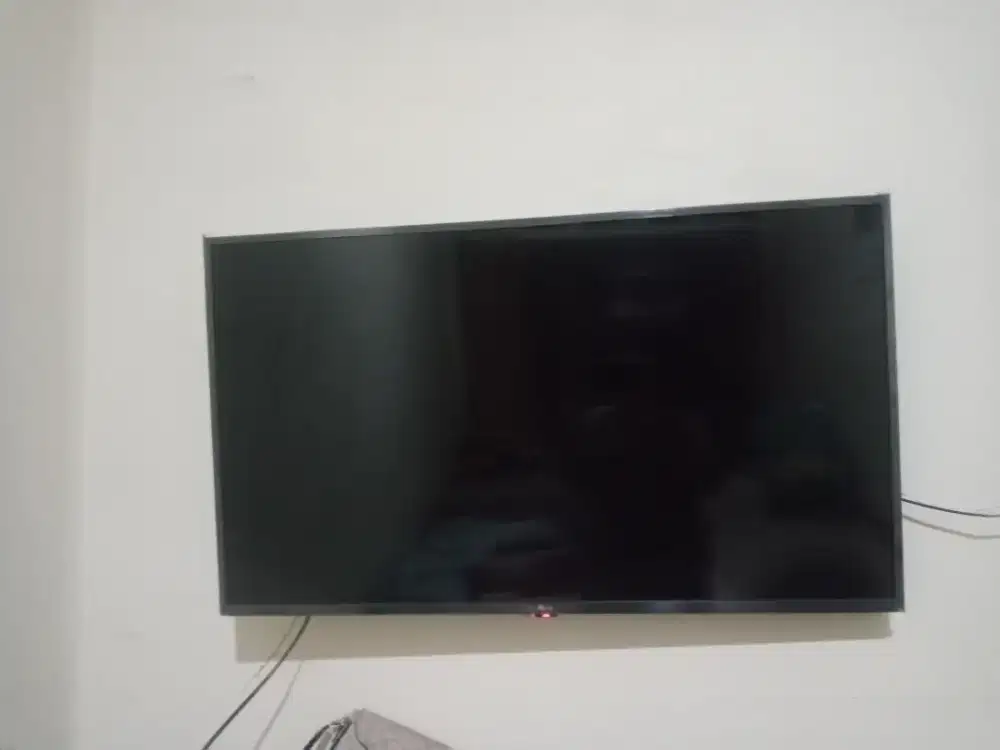 LG smart tv 43inch full HD (1920×1080) atau 4K UHD (3840×2160)