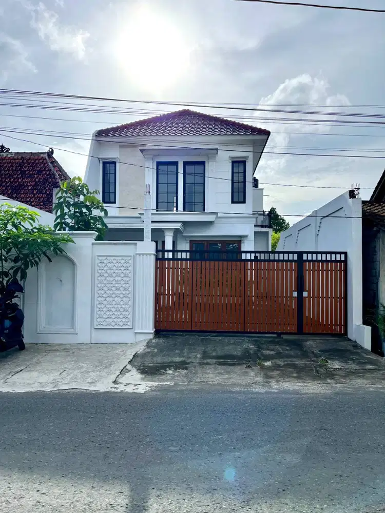 Rumah Halaman Luas dekat Kampus ISI Jalan Parangtritis