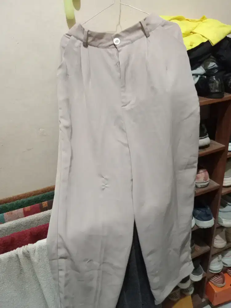 Celana panjang cream