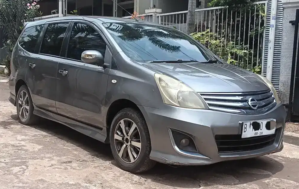Nissan Grand livina 2013 Bensin