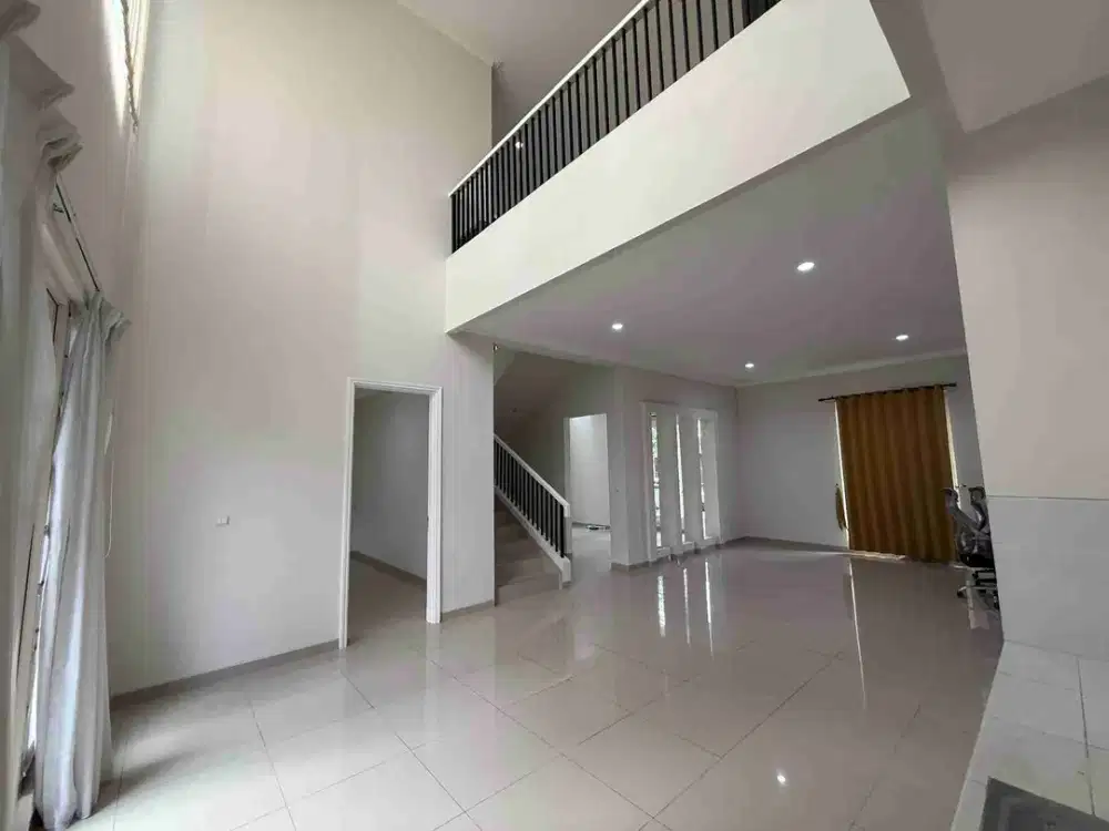 MURAH !! Jual rumah 2 lantai 12 x 20 Suvarna Sutera