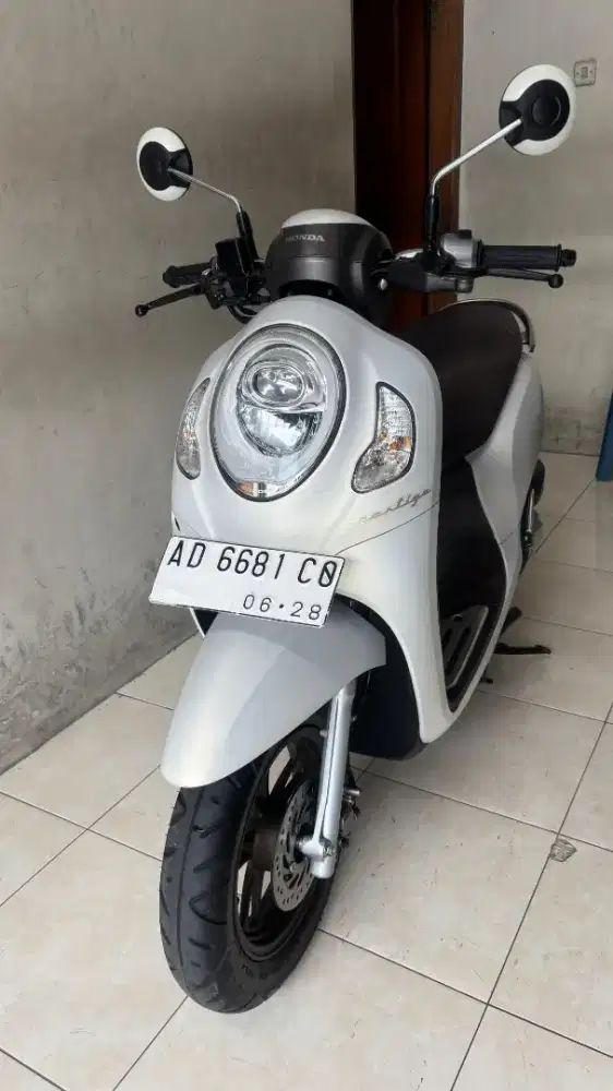 SCOOPY PRESTIGE 2023