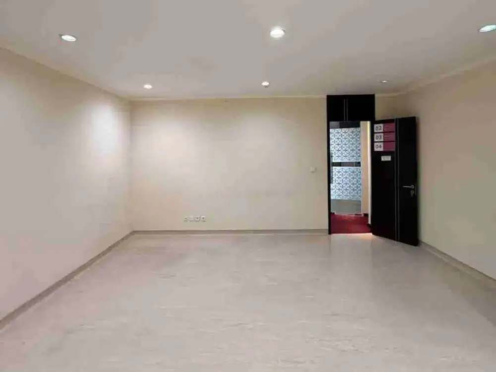 gedung 2 lantai area senopati cocok untuk showroom, resto,clinic ,cafe dll