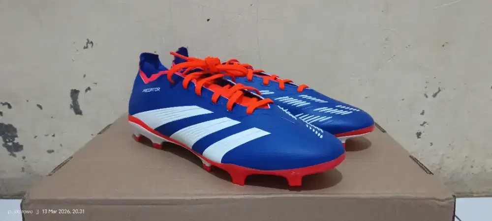 Sepatu bola Adidas predator league size 44