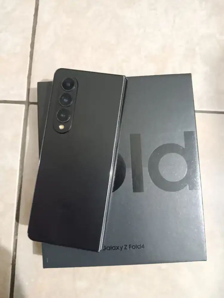 Jual Cepat Atau TT Samsung Z Fold 4 12/256Gb Fullset Ori Sein