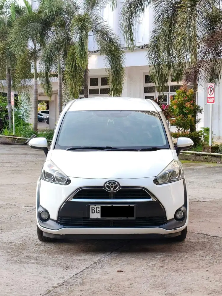 Toyota Sienta V Manual 2017, Good Condition
