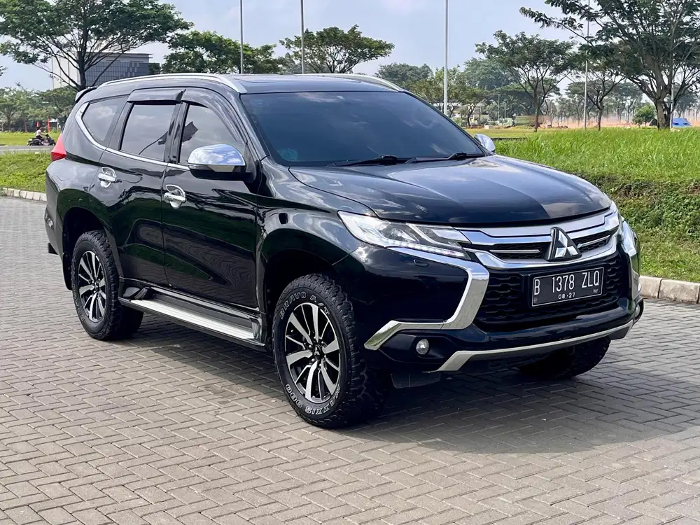 Mitsubitshi Pajero Dakar 2.4 AT 2017 
Warna Hitam
Km 97 Rb