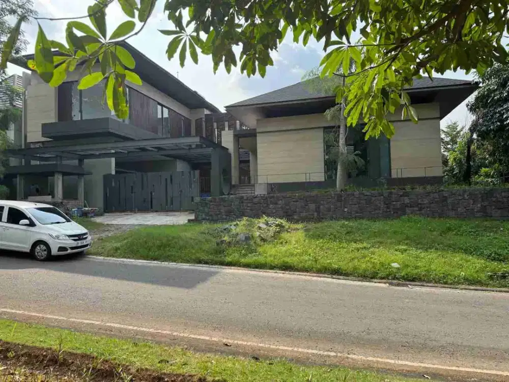 Dijual Rumah Mewah Modern Strategis Siap Huni di Bukit Sari Raya Semarang