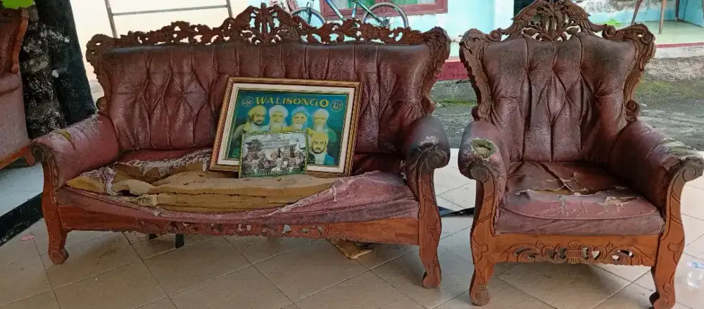 Kursi kayu jati tua kokoh ukir2an