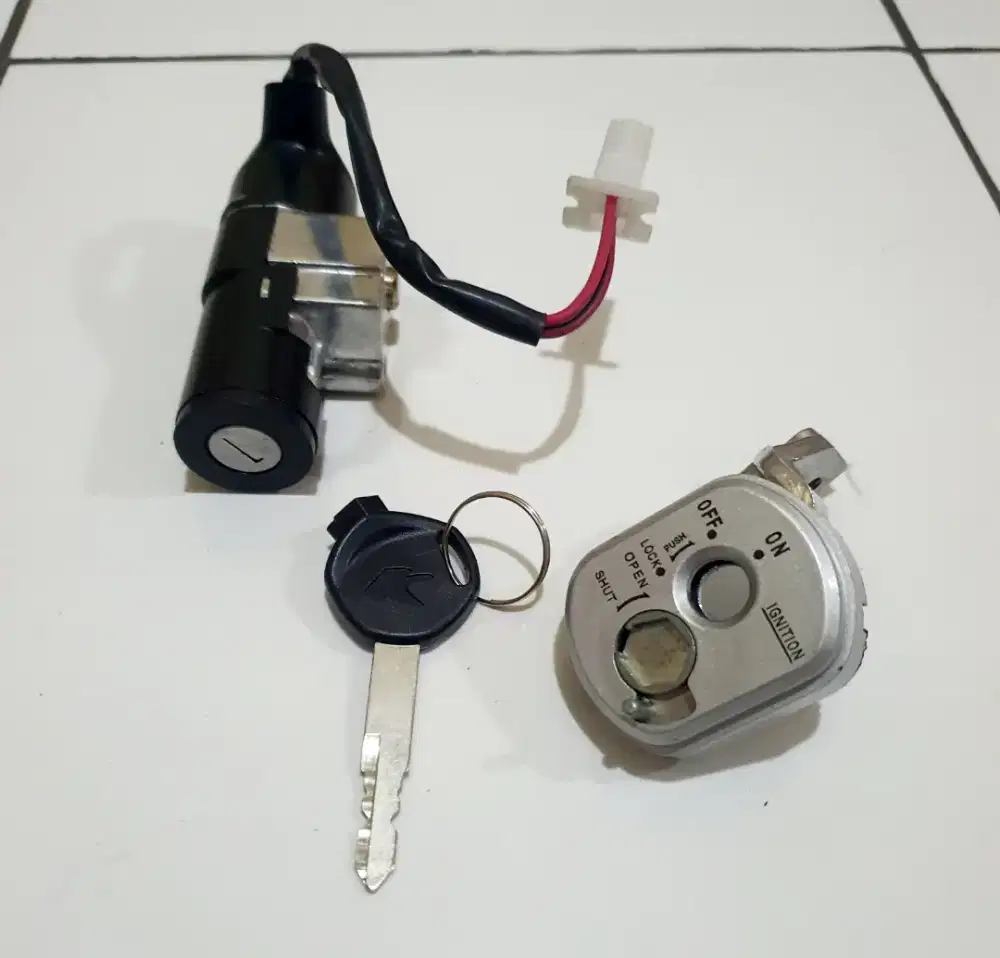 Kunci Kontak Vario 110 karbu