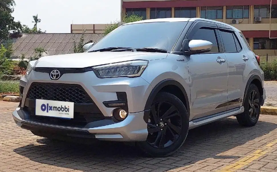 TDP 10JT, Toyota Raize 1.0 GR Sport TSS One Tone Bensin-AT Silver 2021