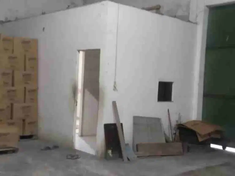 SEWA GUDANG JL TROPODO KOMPLEK GUDANG