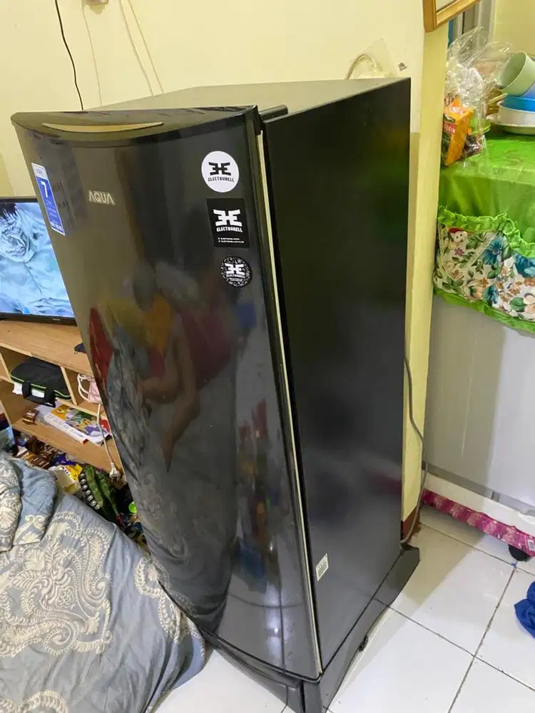 JUAL KULKAS BEKAS MERK AQUA 1 PINTU