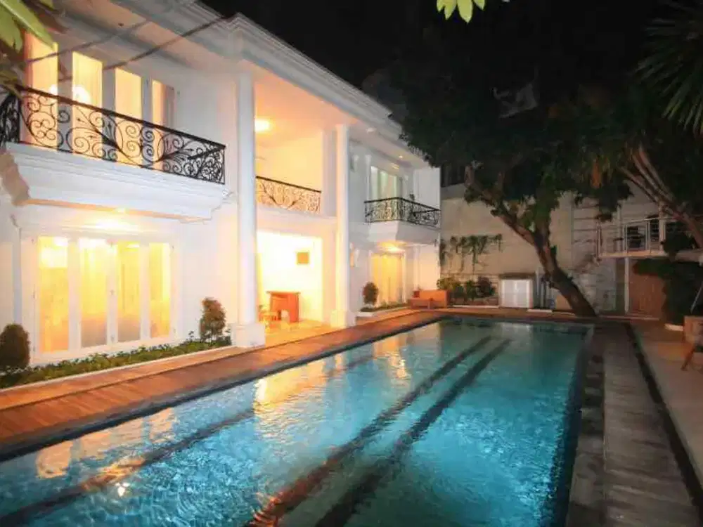 Rumah Mewah 2 Lantai di Taman Aries Kembangan