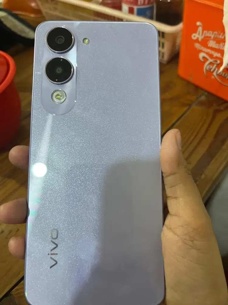 Vivo Y04s 4/64 ungu