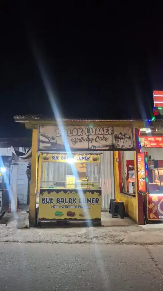 DIBUTUHKAN PENJAGA STAND KUE BALOK