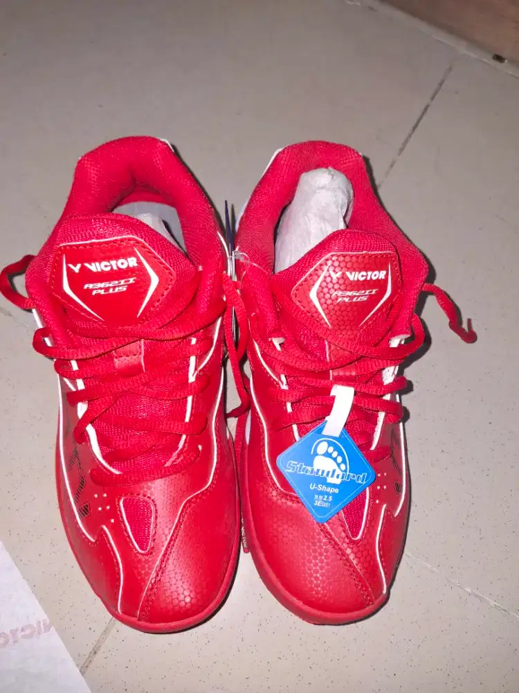 For Sale Sepatu Badminton