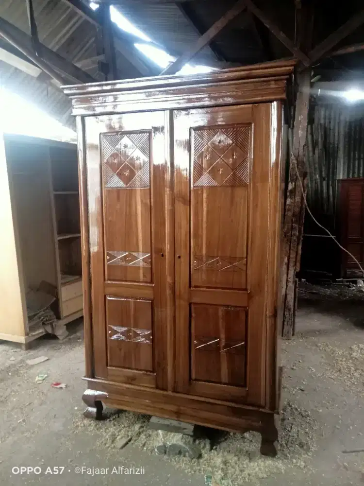 Lemari pintu2 kayu jati