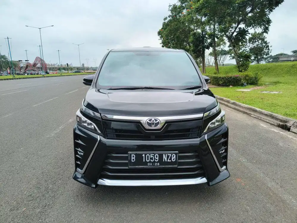 Toyota Voxy 2.0 2021