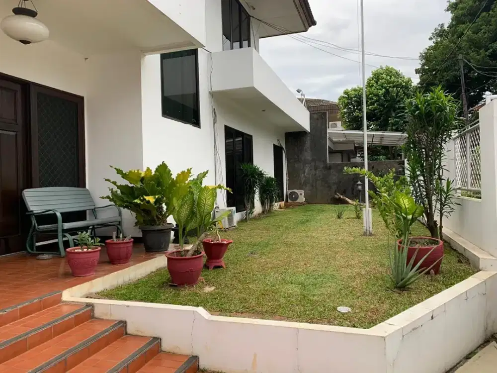 RUMAH HOEK 2 LANTAI INCLUDE KOLAM RENANG, CINERE ESTATE, DEPOK