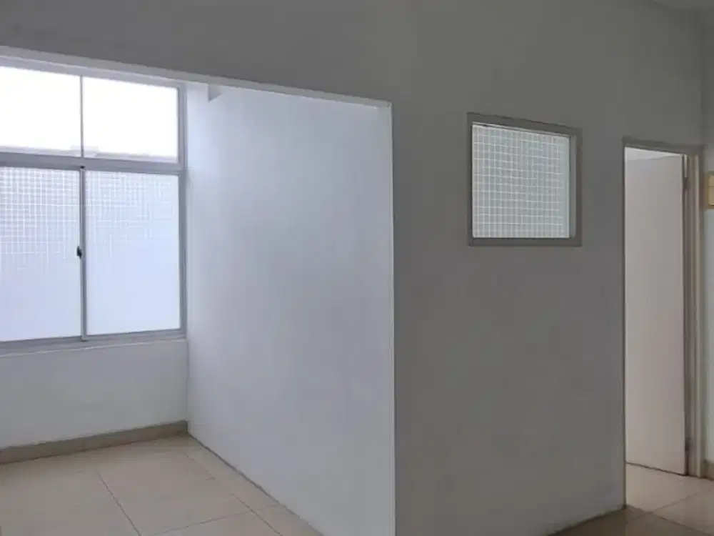 Dijual dan Disewakan Ruko Grand Galaxy , Rapi siap pakai di area Komersil