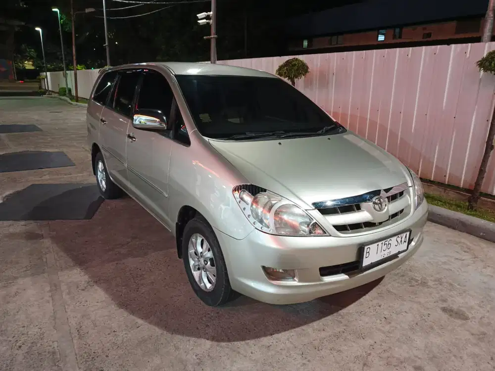 Toyota Kijang Innova 2005 Bensin