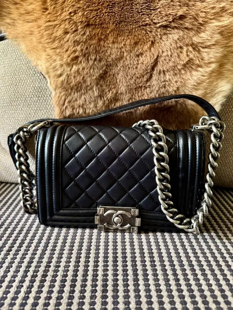 Chanel mini boy hitam