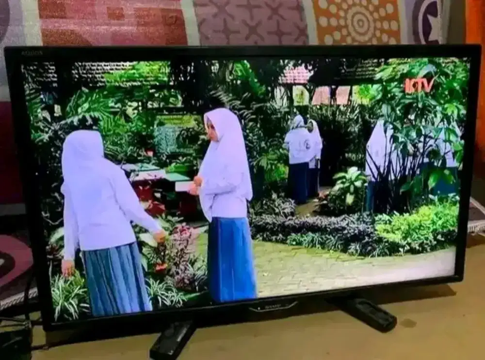 Jual TV sharp 24 inchi mulus