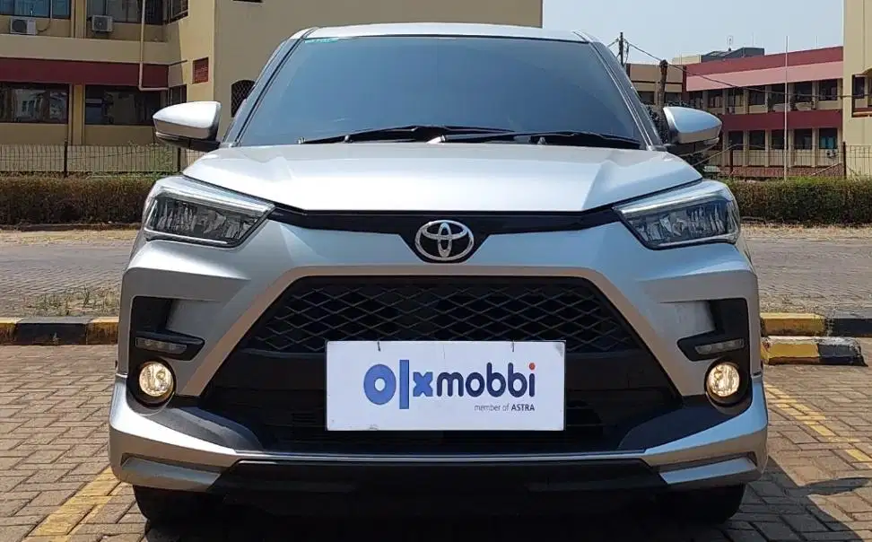 TDP 10JT, Toyota Raize 1.0 GR Sport TSS One Tone Bensin-AT Silver