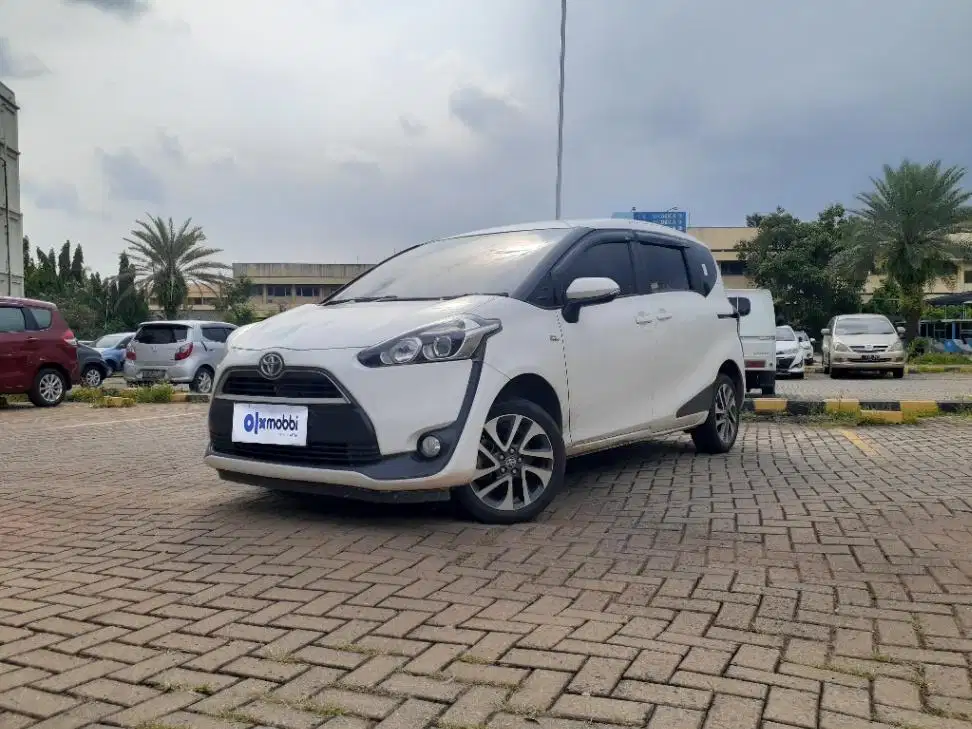 TDP 8,JT, Toyota Sienta 1.5 V Bensin-AT Putih 2018