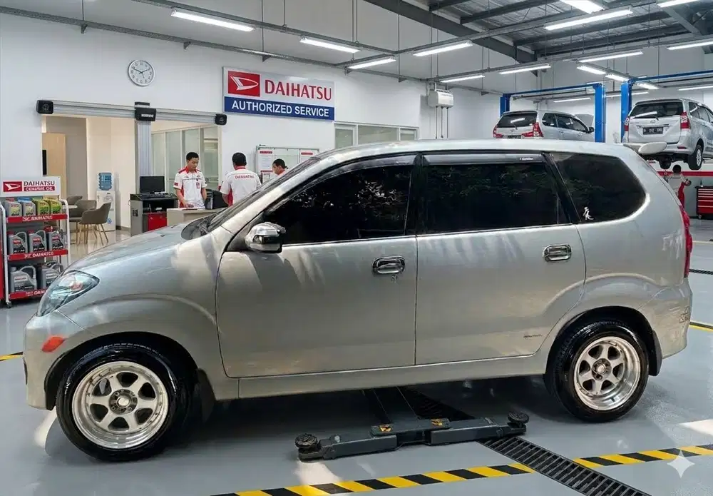 Daihatsu Xenia 2010 Bensin