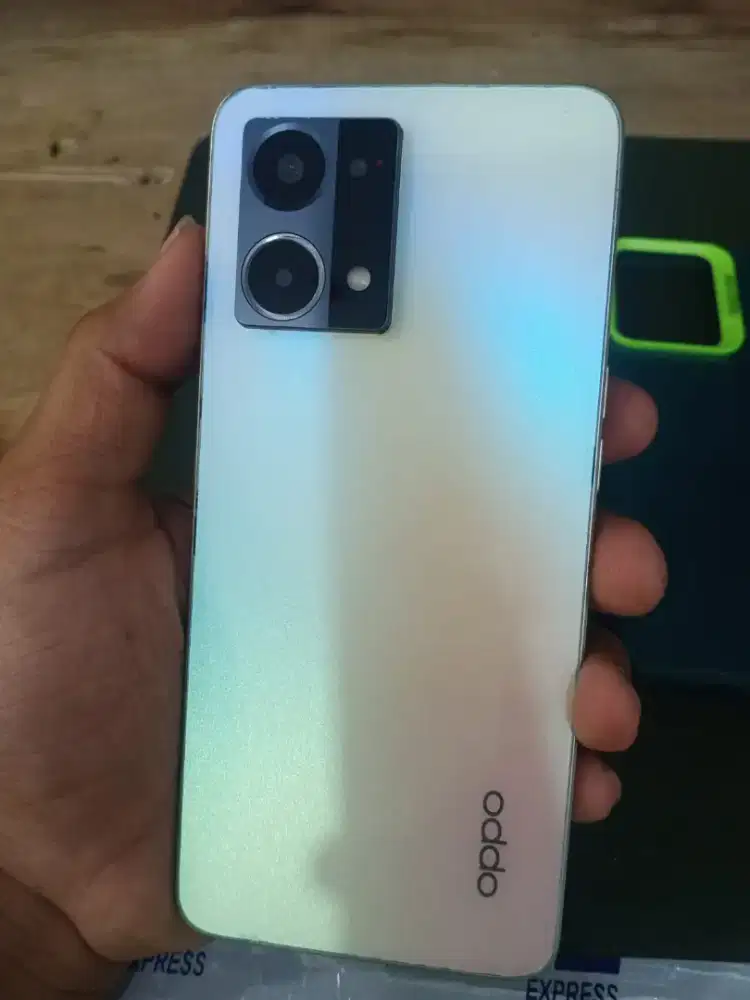 Dijual hape Oppo Reno 8
