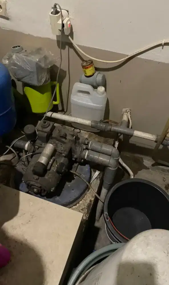 Service Ac,Kulkas,Pompa Air,Mesin Cuci dan Bongkar Pasang AC.