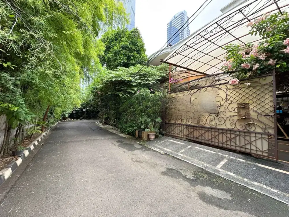 RUMAH DIJUAL DI KUNINGAN SETIABUDI DALAM CLUSTER FASILITAS PRIVATE POOL