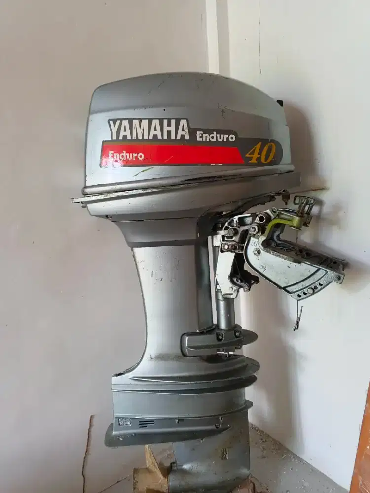 Mesin tempel Yamaha outboard 40 PK plus body boat