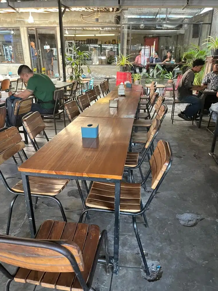 Dicari Juru Parkir untuk Cafe di Jalan Dewi Sri IV