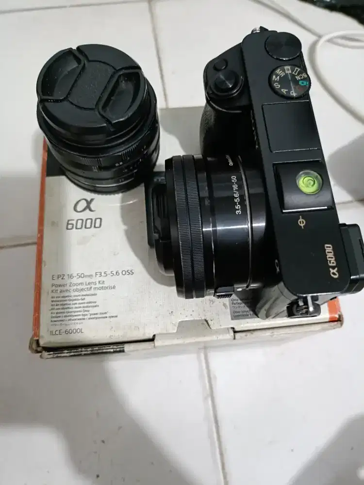 SONY A6000 DAN DUA LENSA